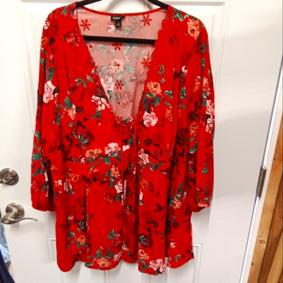 torrid Tops - Torrid Eyelet Lace-Up Babydoll Top - Challis Floral Red Size‎ 1